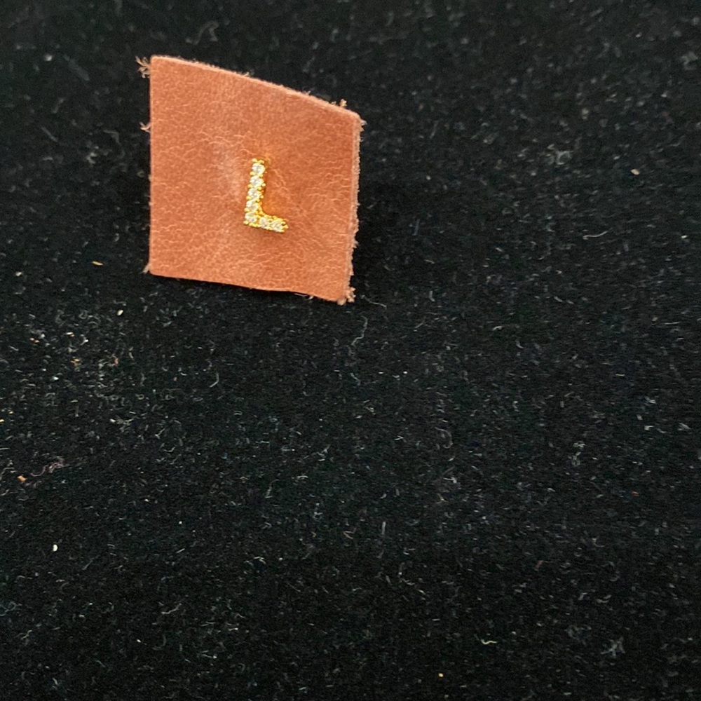 MaryKathrynDesign Rhinestone Initial Stud (Single Letter) - Picture 7 of 13
